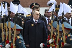 جانب من مشاركة بوتين في مراسم الاحتفال بـ"عيد النصر" في موسكو، الخميس (أ.ب)